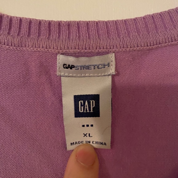 Gap V-neck Light Sweater - Picture 2 of 3